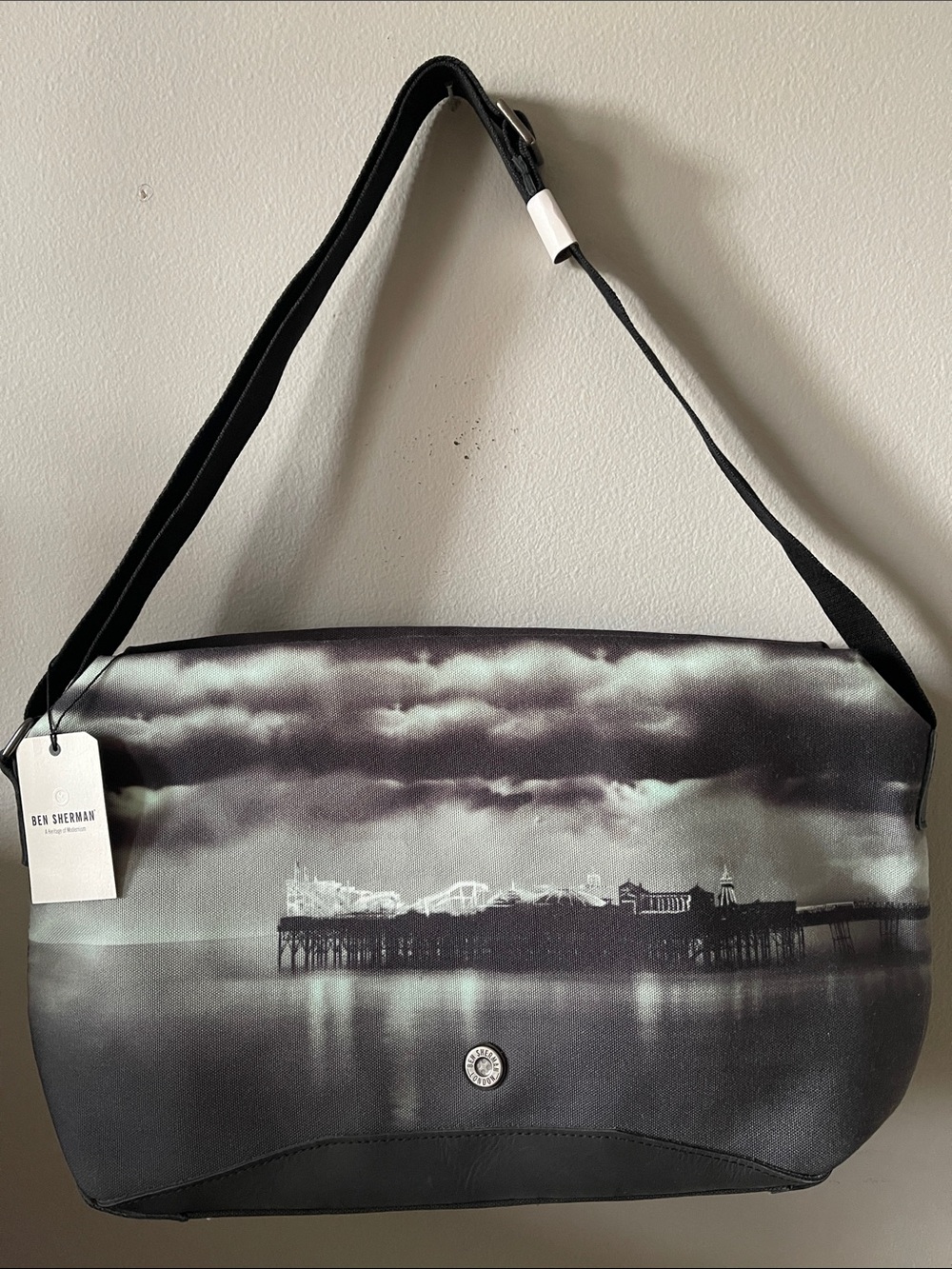 Ben Sherman specious Black Pier-Print Messenger laptop Bag